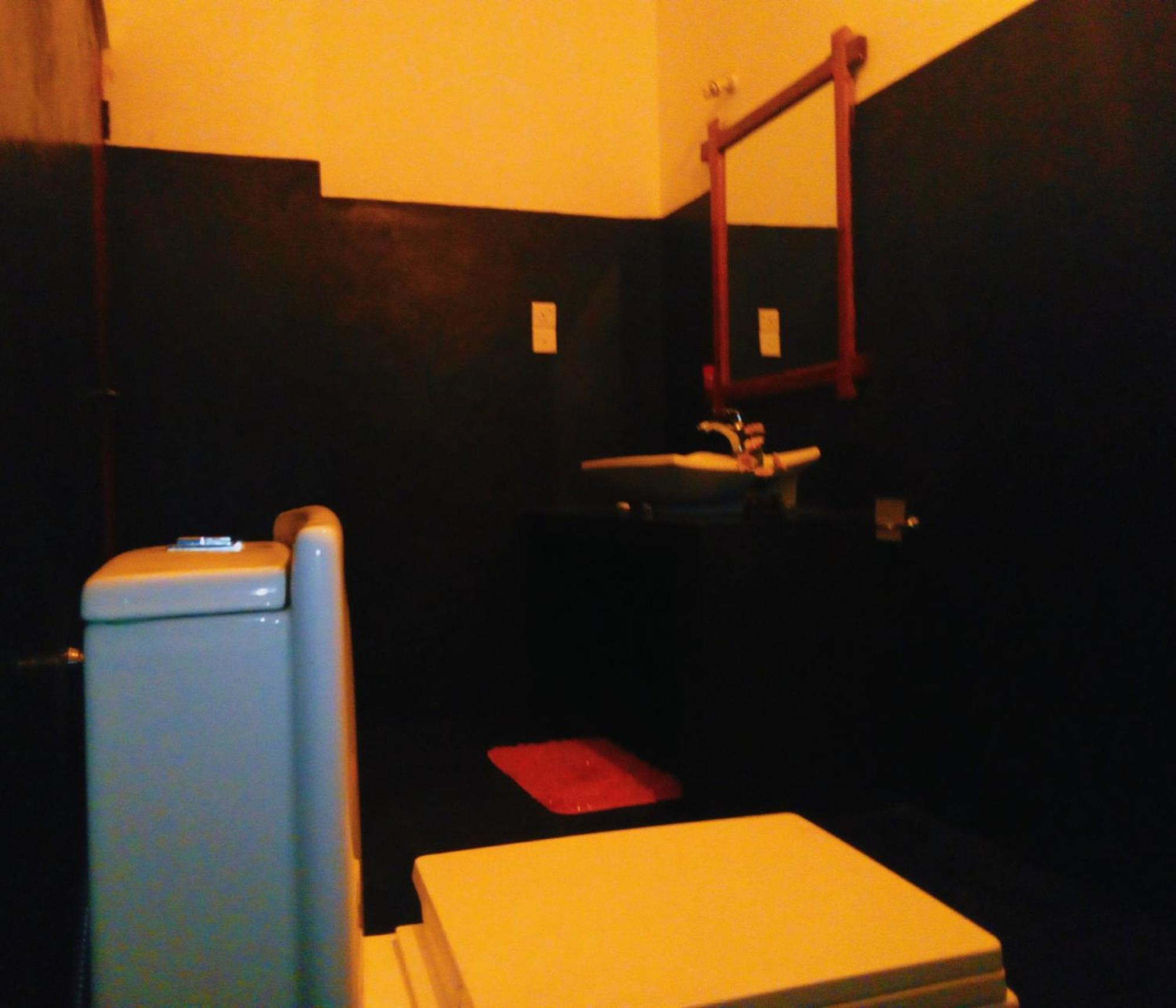 Monarch Ella Hotel Luaran gambar