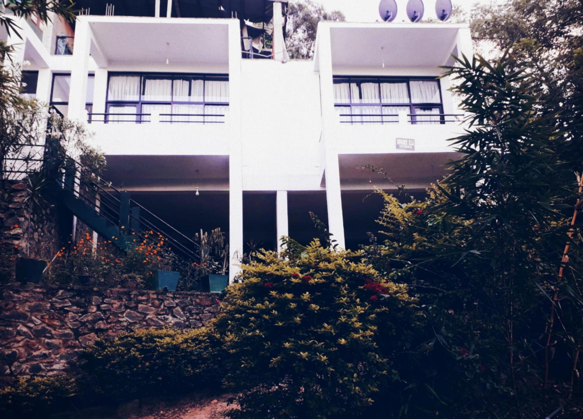 Monarch Ella Hotel Luaran gambar