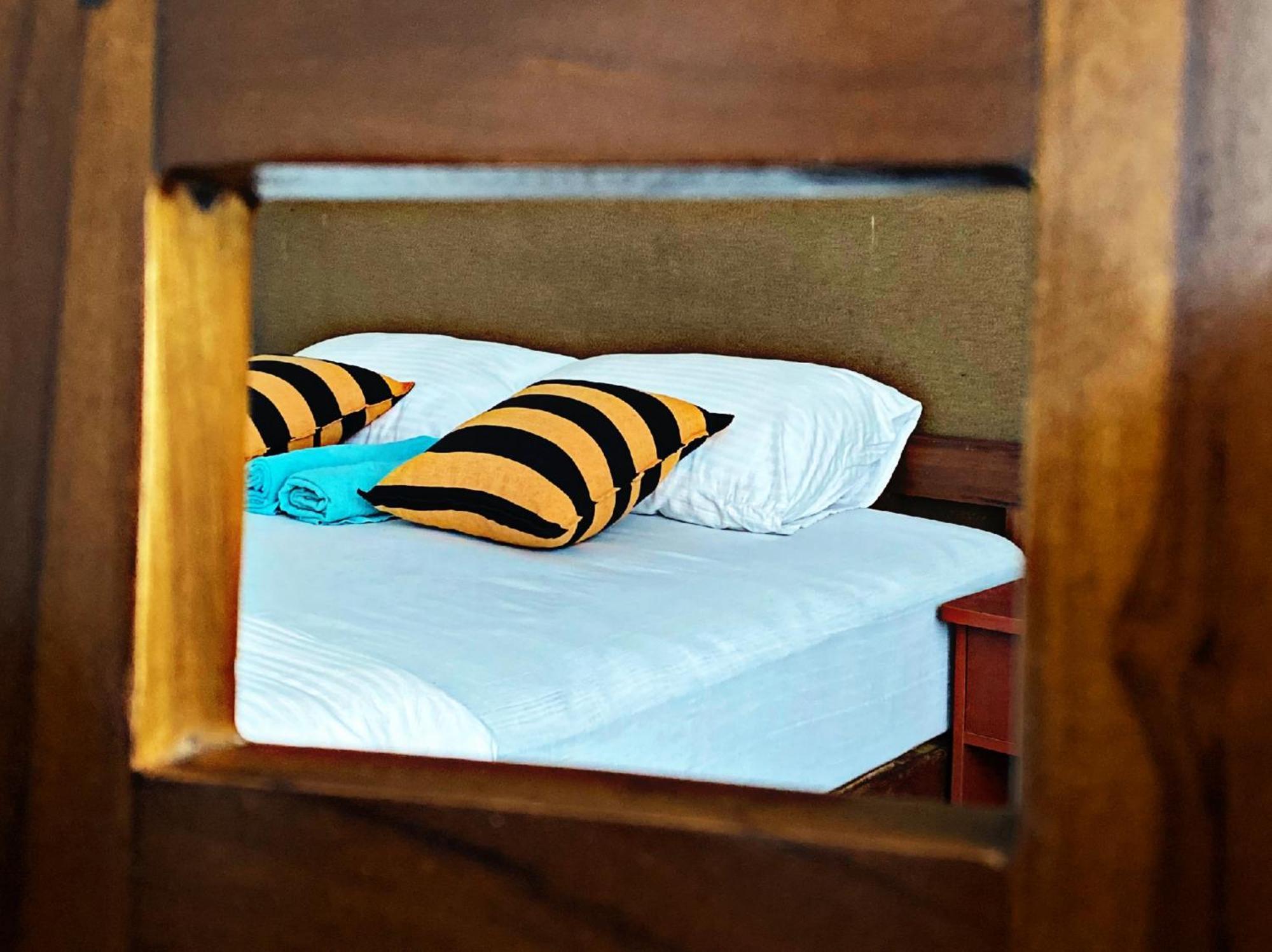 Monarch Ella Hotel Luaran gambar